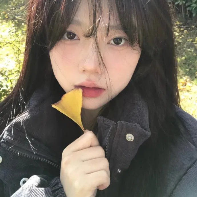 傻白甜的霸总老公封面